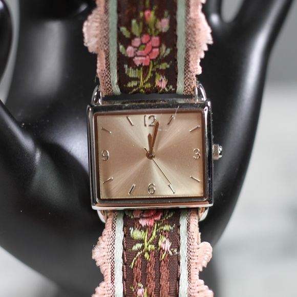 Pink Watch - Picture 2 of 6